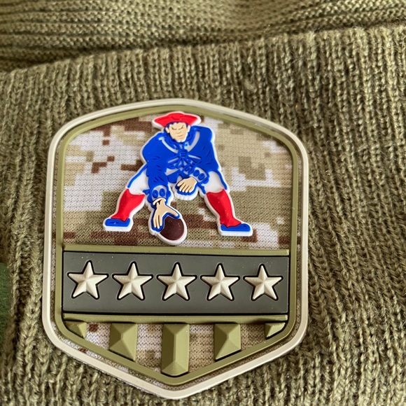 New England Patriots Beanie - Picture 2 of 7